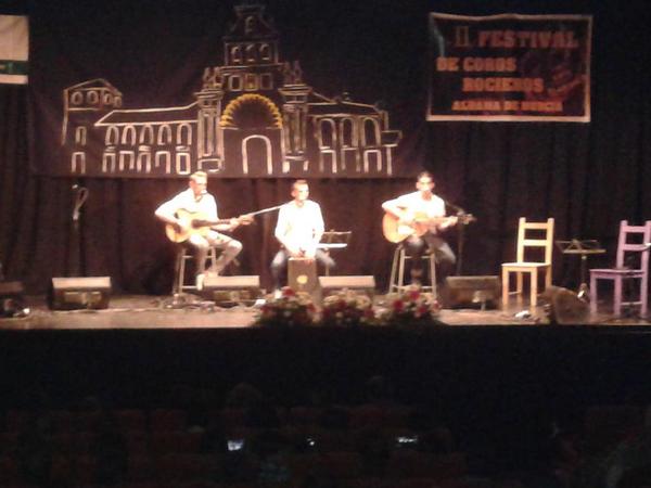 mada_rubia89's tweet photo. @VientoPopa oleee ese peazo d concierto k se acaban d marcar, sois los mejores ;) http://t.co/nYeuc0UjNJ