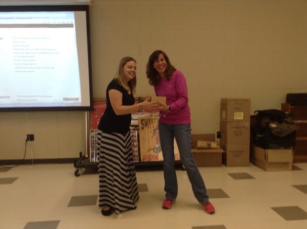 TeacherEureka's tweet photo. “@hloney: Big winner! Wireless doc cam, from #edcampami #edcmou @CjkjsMatus http://t.co/EWq2K5gedz”