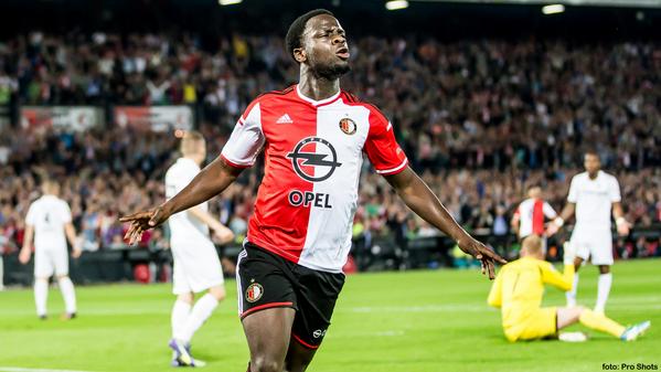 Feyenoord maakte het zichzelf nog onnodig lastig, maar won wel van Heracles Almelo: 2-1.
nos.nl/l/711445