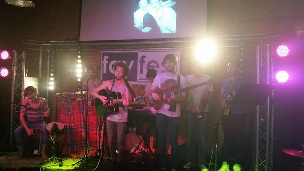 baileymac02's tweet photo. @BareJams absolutely amazing π² @realmusicmk @rosesandpirates #fayfest http://t.co/pJd0zka0E0