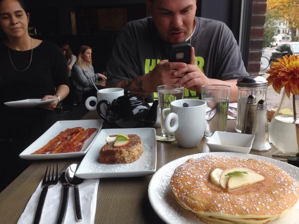 Innovative_IFBG's tweet photo. @Nicksonbroadway #neworleansshrimphouse @IAmJamesStewart #providence http://t.co/iobRmaKCw1
