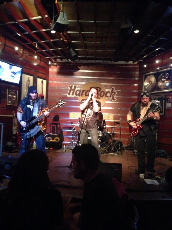 DogStarrRider's tweet photo. Thx to everyone that came to rock out with us @HRCHollywoodFL last night after Motleu Crüe! http://t.co/K1SgqoRtzW
