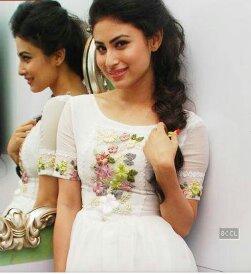 TeamMouniMohit's tweet photo. And here comes the last and the best!
@Roymouni 's Pic 12
The smile that enlightens my life! Love you soo much Mouni! http://t.co/RpddNyYVVt