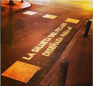 vertigo_208's tweet photo. Los paso de cebra de Madrid si que tienen arte @Leiva_Oficial así da gusto ir caminando por las calles. http://t.co/phY8LPYKOb