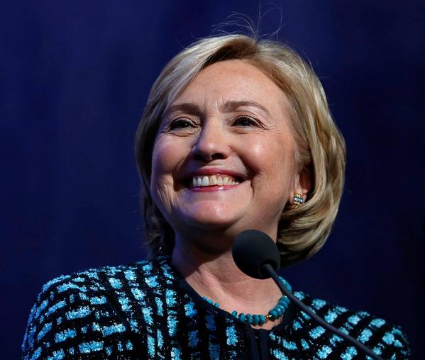 Mark_Dayton's tweet photo. Reserve your spot at Thursday's dinner honoring @Mark_Dayton w/ special guest @HillaryClinton! http://t.co/BWzEhXaIM1 http://t.co/8Kj5WIESc6