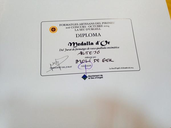 Capraboalp's tweet photo. Moltes felicitats!!
RT "@peremolideger: Il.lusionant premi a la fira de Sant Ermengol. Molt contents! http://t.co/dLJoywJvK7"