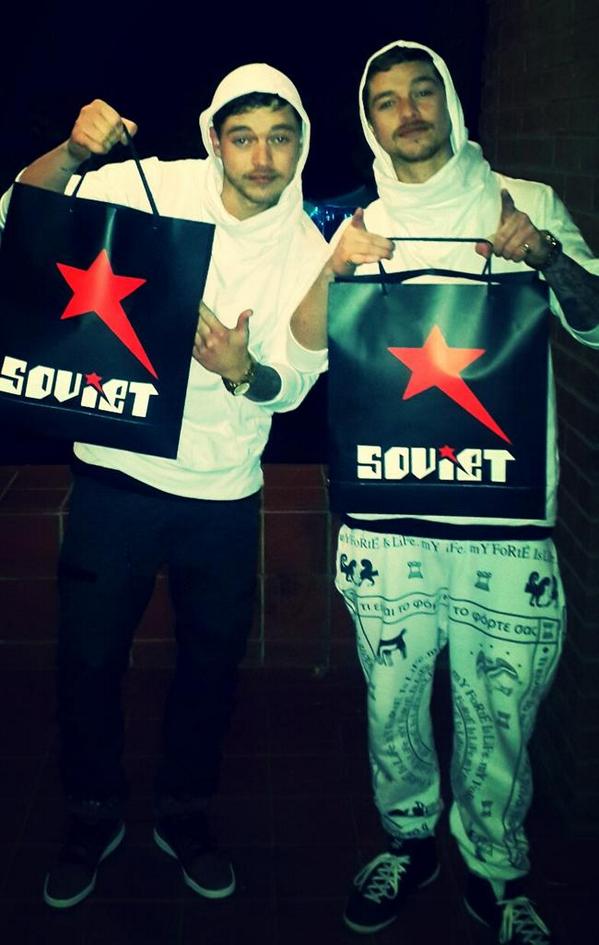 Azukifinity's tweet photo. @Locnville receive their #SovietStuff @crawfordcares #NeonNightRun 4 @ThePinkDrive cc @UPARTY_SA @CliffCentralCom http://t.co/IvNs4oaFAK
