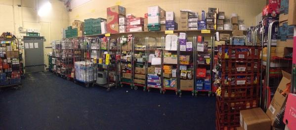 AlexJC1991's tweet photo. Good warehouse standards from the Wavertree team tonight -thanks john, Sian and Ashleigh http://t.co/bltkqbOVls