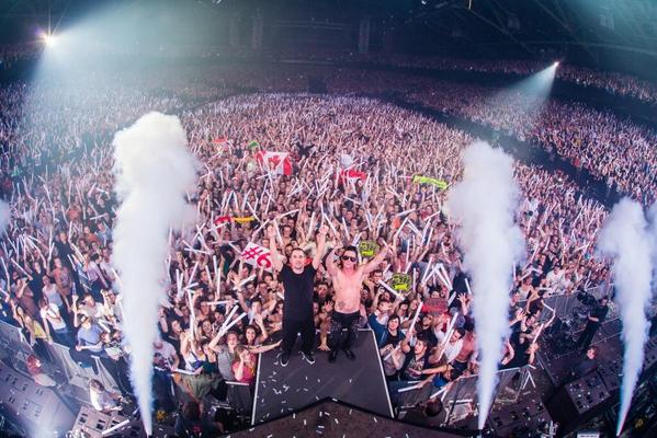 skrt_lat's tweet photo. ¡¡DIMITRI VEGAS &amp; LIKE MIKE SE LLEVAN EL SEGUNDO PUESTO ESTE AÑO!!!! http://t.co/MIDQzptlgj