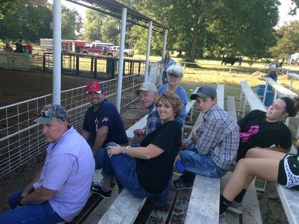 TaraTspencer's tweet photo. Livestock Shows are family events! #cantonffa #qualitytimewiththefam http://t.co/DNfrMzEfrn