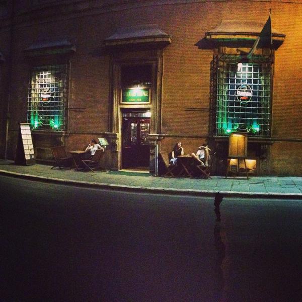 AnnaBorr's tweet photo. Irish pub Roma ❤️😍 http://t.co/SQ7ZIZfTQl