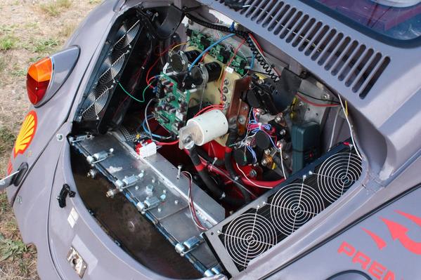 UBCFormulaE's tweet photo. @TeslaMotors @elonmusk dual motors, where did that idea come from ;) #flattered #visitusagainsoon #weallwantthed http://t.co/luDwE6gahZ