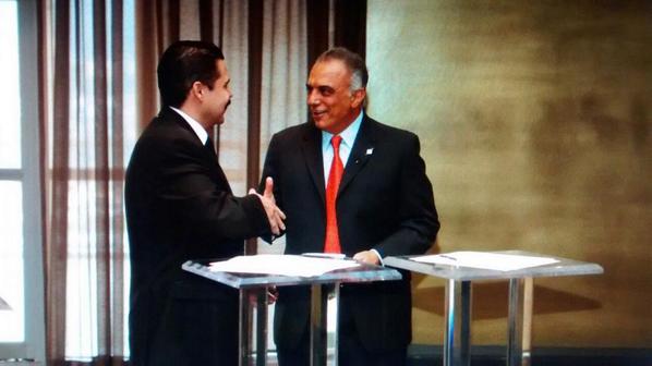 Mauricio_RMZ's tweet photo. Con mi fino y distinguido amigo @DonJaik8 http://t.co/areJGnVzoh