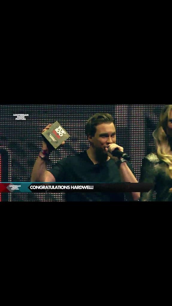 djnanoshow's tweet photo. Felicidades a Hardwell por su segundo año consecutivo como mejor Dj del mundo. #hardwell #djmags2014 #bestdj http://t.co/1UBtI0FveQ