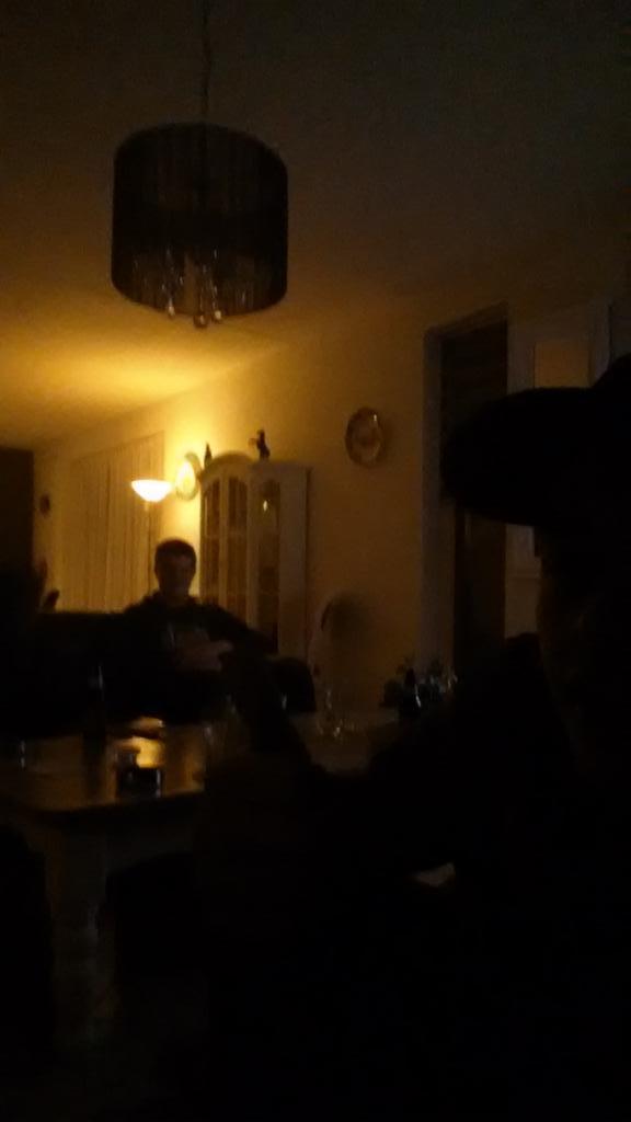 NickMx15's tweet photo. Chille bij marten met @christiaan58 @HolbeW @atehofstra http://t.co/u2Ivs3h9Yw