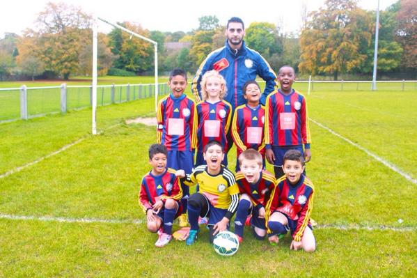 lutonallstarsfc's tweet photo. #LutonAllStarsFC U9s #sharks smart coach and smart team,big #Cup game against #Someries #Cup #weekend http://t.co/onsOAs1gvJ