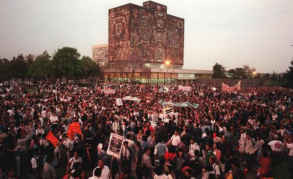 El_Universal_Mx's tweet photo. #Lomásleído Difunden universitarios plan de acción en apoyo a #Ayotzinapa. Harán paro nacional http://t.co/CIh3rmeUVN http://t.co/CfR2gYua2o