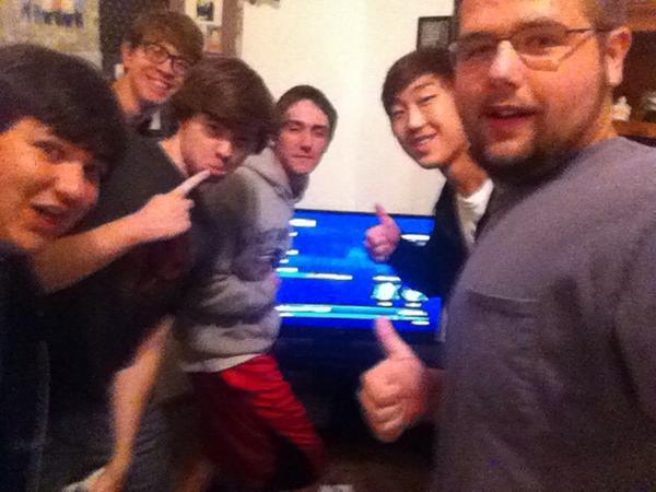 Ripredx's tweet photo. @jmwdubs @MGrin34 don't need you for halo fun #halofun #nojakeandmace #stillfun http://t.co/OeGugLLKAt