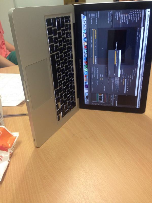 UoNFilmMaking's tweet photo. Currently exporting and my laptop is crying and overheating... http://t.co/ScRxzPL1Iu