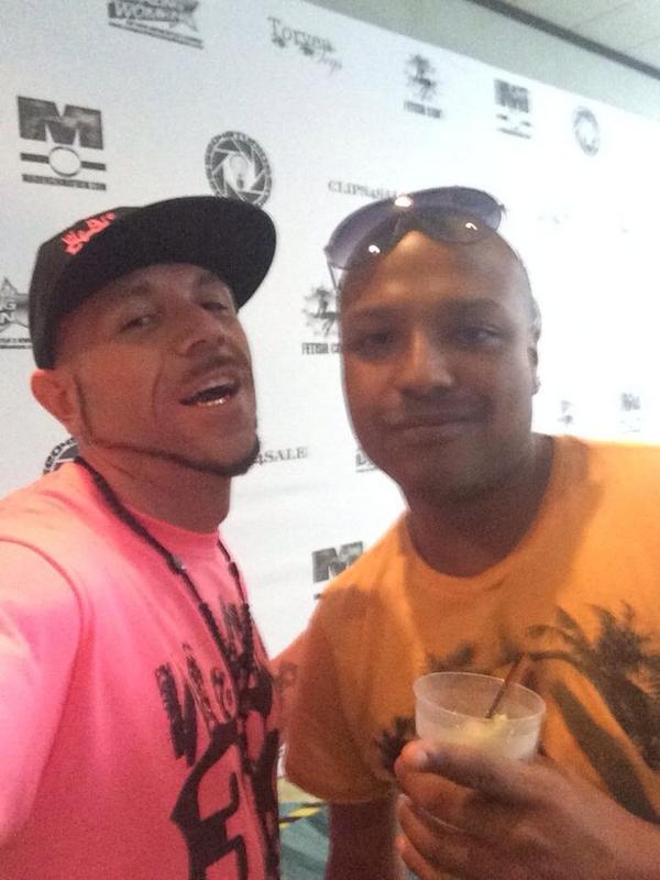 WeAre321FanPage's tweet photo. @FlyntDominick Be Rocking The Pink #TeamWeAre321 #BigDick http://t.co/Q9mylJad8c