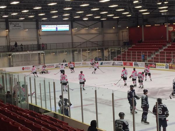 OilCapsHockey's tweet photo. Classy move by @PistonsHockey by participating in tonight's Pink the Rink. Warm ups underway #VOCvsSTP http://t.co/OS42NRWOow