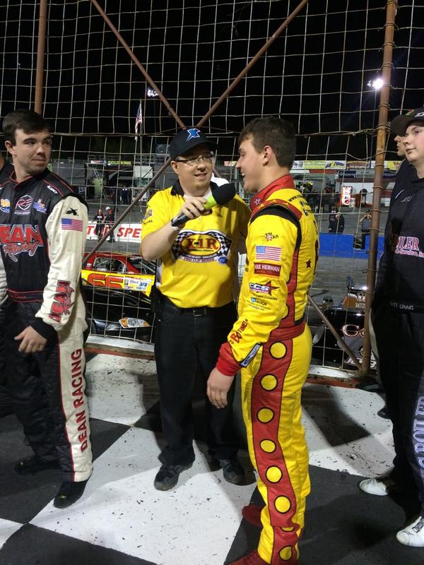 ReidWilson66's tweet photo. @ReidWilson66 getting the crowd stoked for the @Bojangles1977 250 at @hickoryspeedway #bojangles250 http://t.co/FqjeHb6ARv