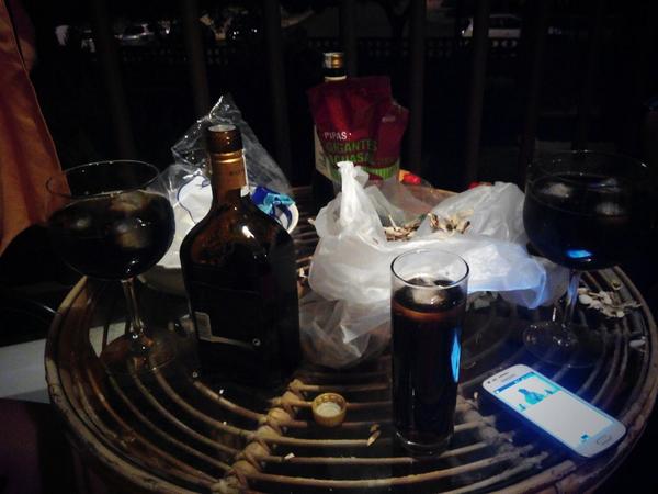 Claugeme's tweet photo. Perfecta noche en buena compañía @Silvia_lm7 http://t.co/nNHcQIxNu9