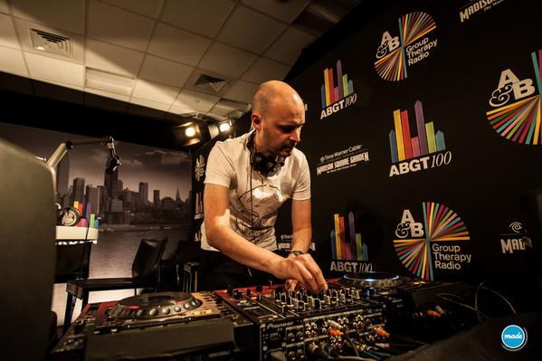 raAjdesai's tweet image. RT: .@aboveandbeyond&apos;s #deepset: unexplainably amazing. Can&apos;t wait for #AboveAndBeyond round 2 tonight. #ABGT100 http://t.co/aeJds24Auo&quot;