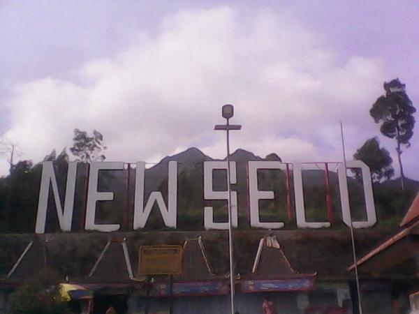 MMCfm's tweet image. Pagi mimin stanbay di new selo lho memonitor kawan2 @jalinmerapi @pasagmerapi yg perjalanan turun #MuncakMerapi2014