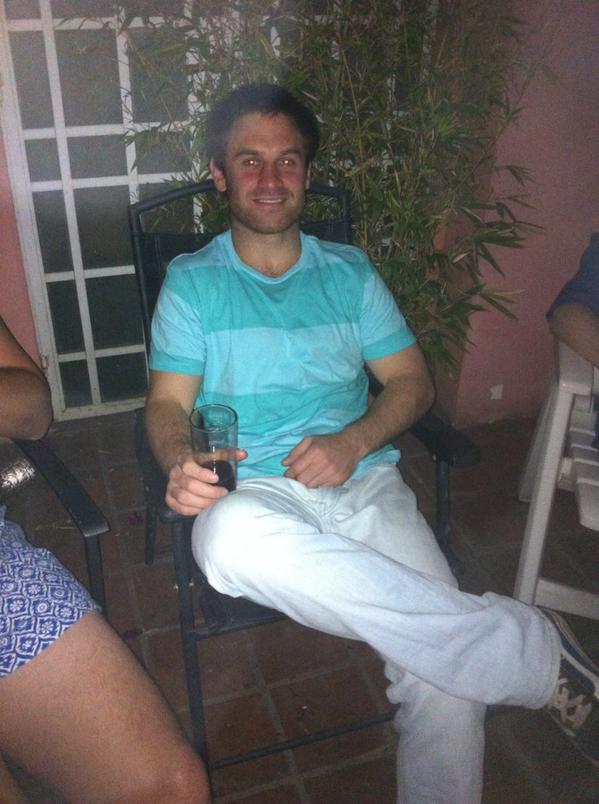 jmllovet's tweet photo. Festejando la Copa Uruguay con @mantecol85 en Buenos Aires....mal acompañado... http://t.co/VVXdrxSfhR