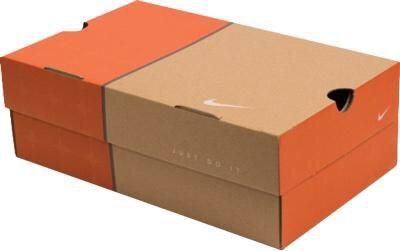 frvmed's tweet photo. Remember when Nike Shoeboxes looked like this? I'm getting old 😂 http://t.co/to09QHNjbs