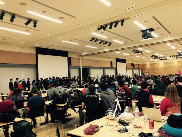 zachlatta's tweet image. #DubHacks closing ceremonies