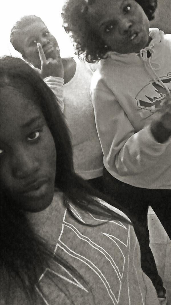 Zay__Sharee's tweet image. They The Real Ones 👭💯😍 #GoHamGang #FreeDoo #FreeZah