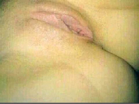 am05501's tweet photo. للي طلب صورة كسي من جوا. http://t.co/0l5Q8mQmWi