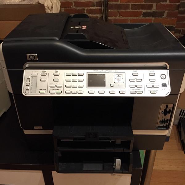 lennygoh's tweet image. .@ECCW should we bring this as a weapon? #HalloweenHell