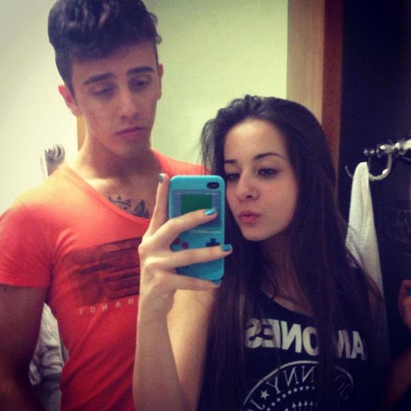 YasminCrl_'s tweet photo. Se for pra eu chorar, quero chorar por ti ♪ Te amo meu amor ♥ #Rennan *-* http://t.co/qzsKocMvI7