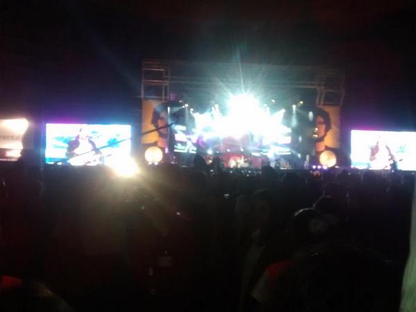 stevenbaga's tweet photo. Ya @Piero_bg  deja tu reloj ya va a salir tu grupo favorito @mardecopas disfruta lo mejor de RIO la universidad http://t.co/9Pv1jtm1rH