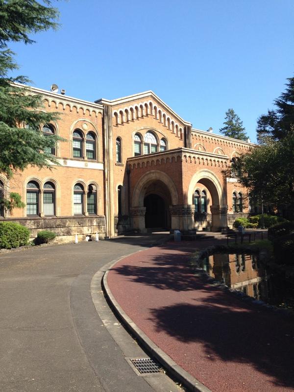 shige_bob's tweet photo. 一橋大学さん、しゃれてる http://t.co/Xuqazh0uF5
