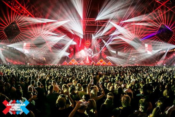 _AMFofficial's tweet photo. Thank you all so much for watching the livestream, we felt the love from all over the world! #AMF2014 http://t.co/LCXZhTMACl