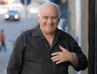 mascercaok's tweet photo. Se fue de gira otro grande de nuestro humor http://t.co/Kfg3qBDddb http://t.co/MLeLT42RCK