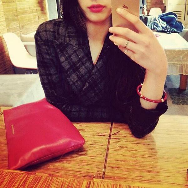 suzyinstagram's tweet photo. [INSTAGRAM] skuukzky:#red💋💋💋 http://t.co/cTLtkq0aXY http://t.co/HGWATwhex3