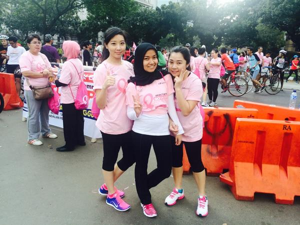 AdelineDev87's tweet image. #GoWalkPinkRibbon We do support breast cancer awareness!! 💋 @ePlanetSports @SkechersID