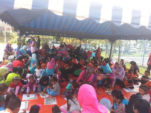 AADKRaub's tweet photo. Pertandingan mewarna kanak Pra dan Tabika Felda Gugusan Tersang http://t.co/gmcy7Gs4jX