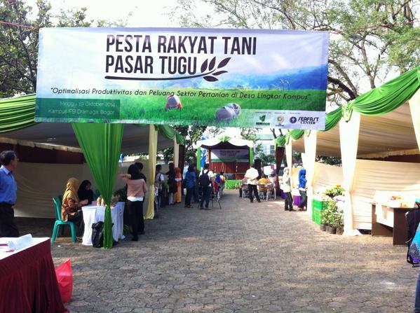 AgriSocio's tweet photo. Yukkk merapat ke halaman GWW sekarang! #PestaRakyatTaniPasarTugu :D @bemfaperta @bemFKH_IPB @bemfpikIPB @bemfapetipb http://t.co/Lao1MK5Jfw