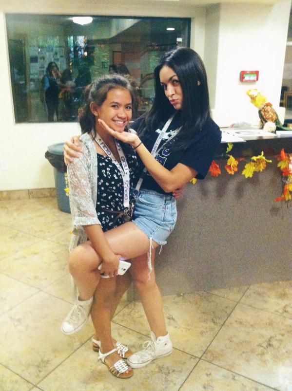 alohamyprincess's tweet photo. "@ayeeebaby923: Because she's a great friend ๐ #princessappreciationtweet http://t.co/b6AM1rCv32" IM ALWAYS A GREAT FRIEND. THANKS BOO ๐