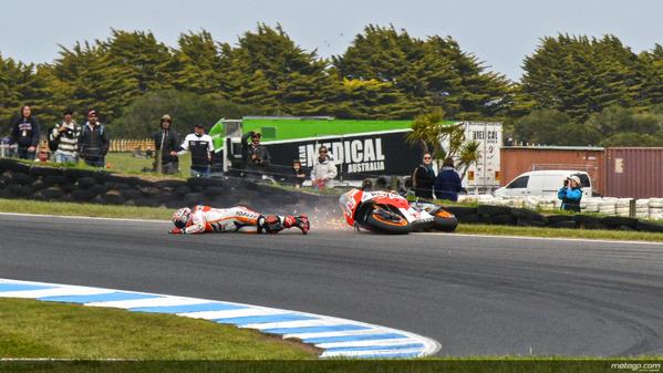 MotoGP's tweet photo. #MotoGP @marcmarquez93 crashed out at #PhillipIsland when leading the race. #AustralianGP http://t.co/SRFufhTgG7