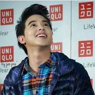 Tan_Wongkaew's tweet photo. พรีเซนเตอร์ยูนิโคลสุดหล่อ หล่อ หล่อ 
เครดิตในภาพ http://t.co/iUjeCrpJBU