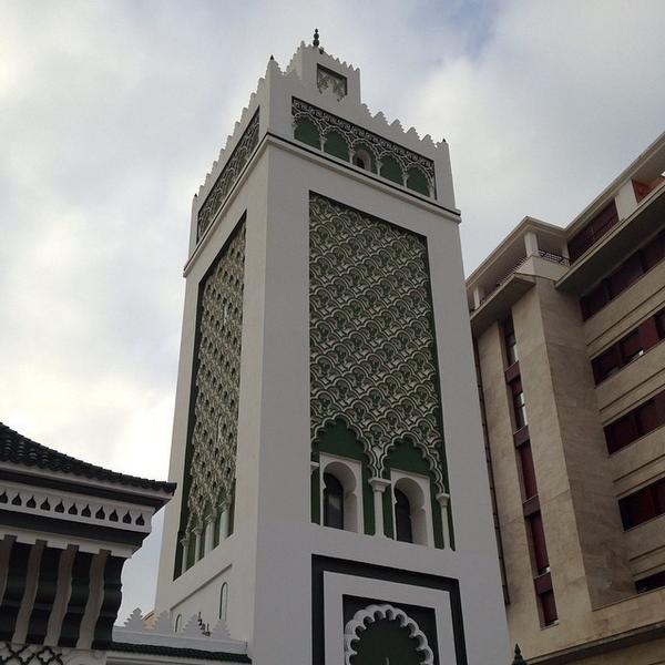 En #Ceuta, las mezquitas se camuflan entre los edificios #blogtripceuta #picoftheday #look #love #amazing #wonder...