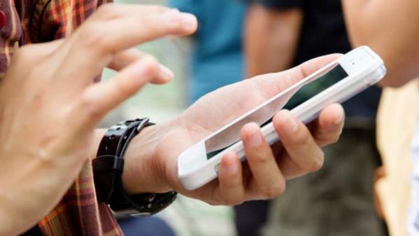 SkyNews's tweet photo. Internet trolls who target people with abusive material may face up to two years in jail. http://t.co/pFrEKAQO3C http://t.co/DNJVjTxhGY