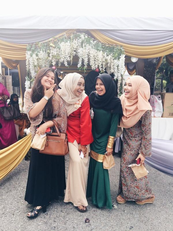 syarahazmie's tweet photo. How i spent my sunday 👰 http://t.co/wp78v9P7FK